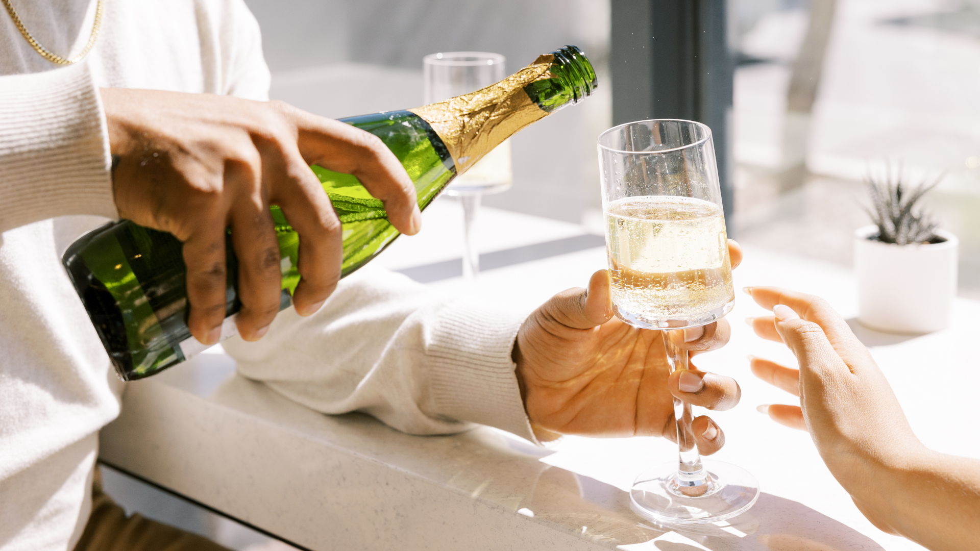 How to drink champagne and sparkling wines